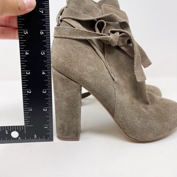 Steve Madden Womens 7 Taupe Loreen Suede Leather Tie Strap Ankle Booties Almond - Picture 12 of 12